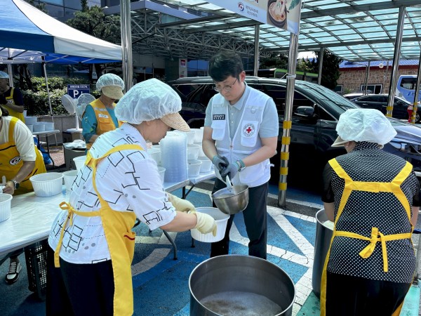 적십자 용인지구협의회 복날맞이 삼계탕 육수 배분